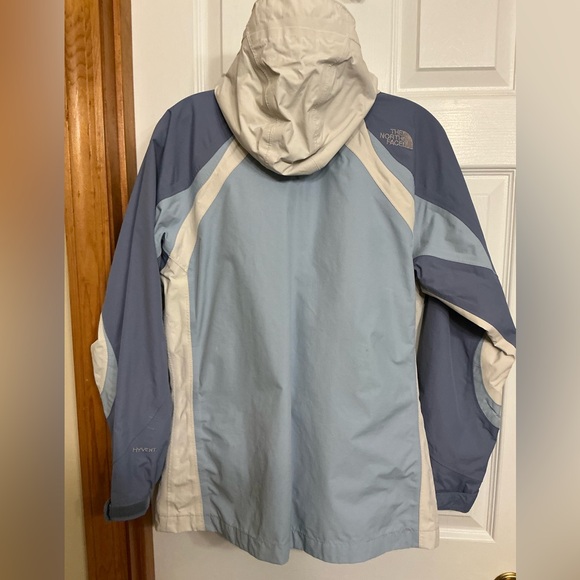 The North Face Girl’s HYVENT Jacket - Picture 3 of 7